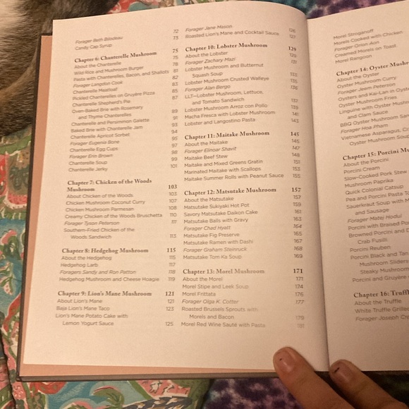 Wild mushrooms a cookbook and foraging guide - Picture 4 of 5